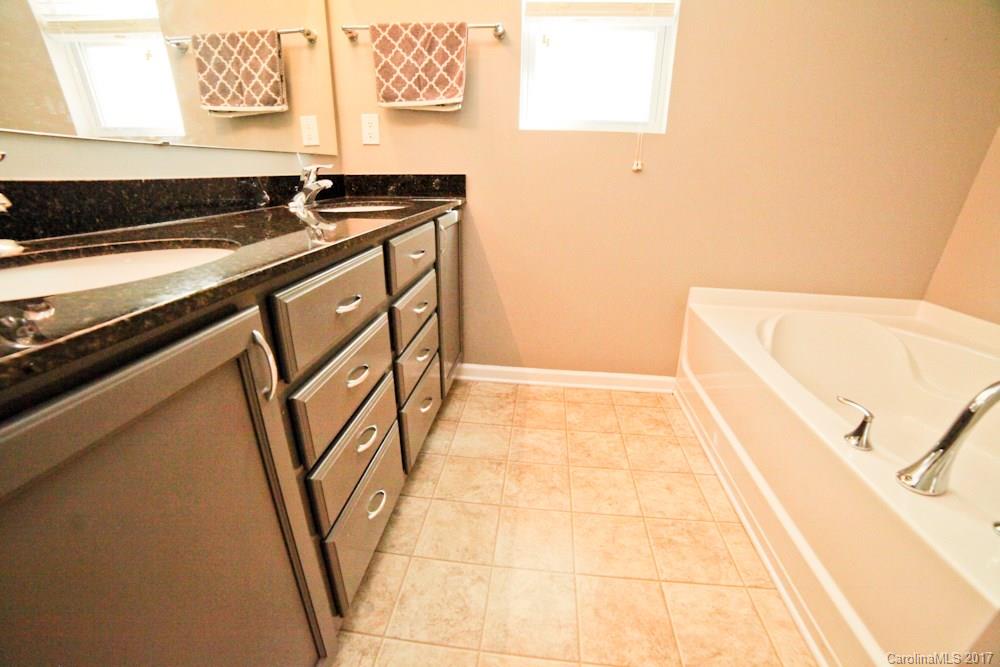 Newport Lakes - Residential