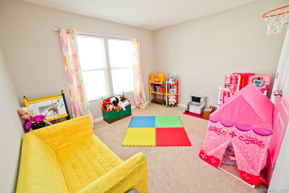 Newport Lakes - Residential