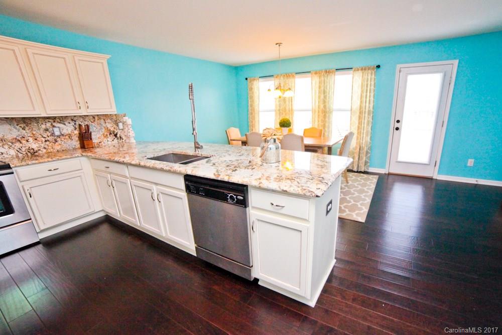 Newport Lakes - Residential