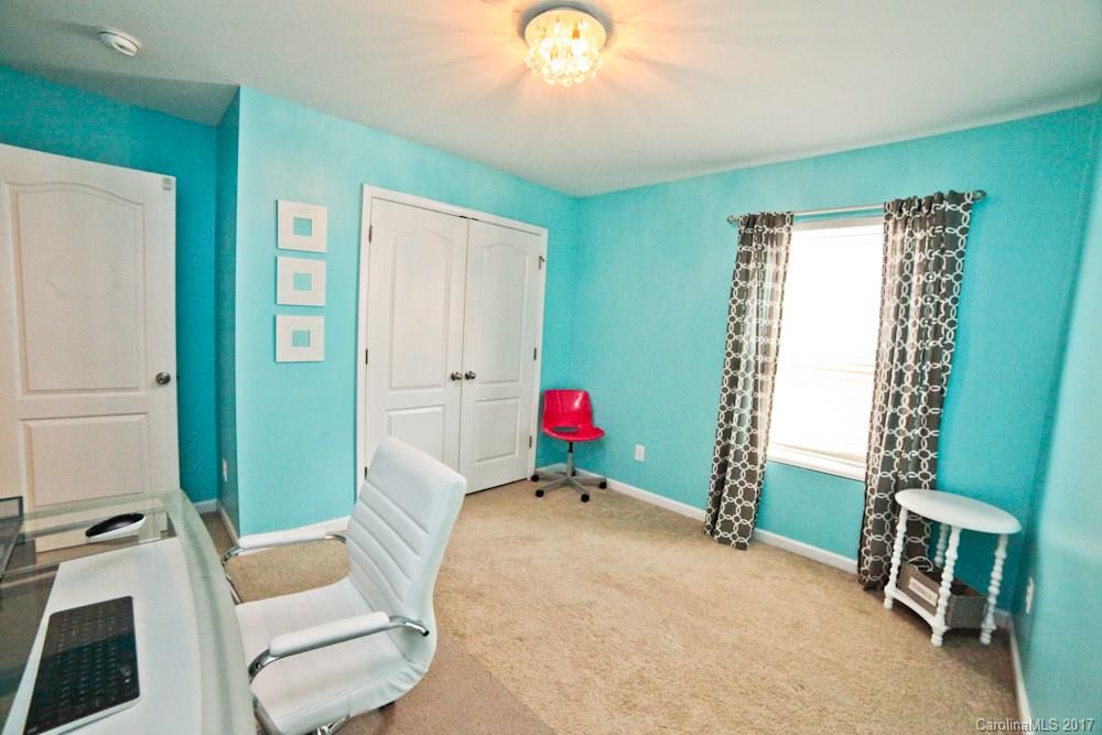 Newport Lakes - Residential