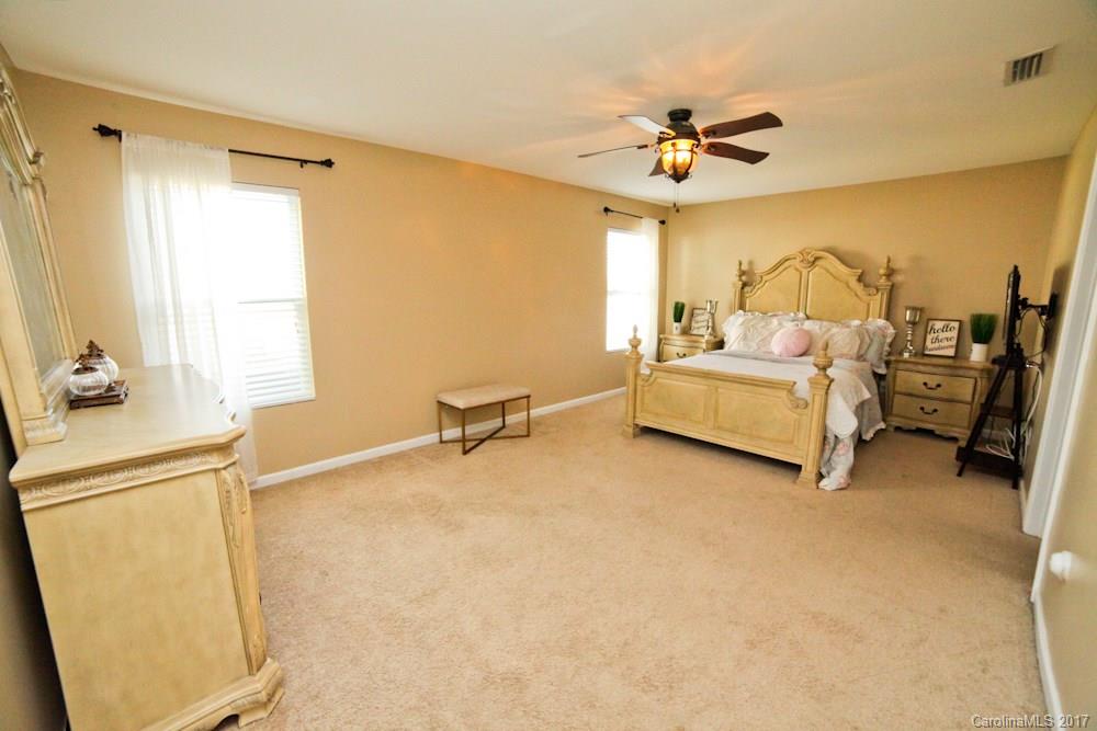 Newport Lakes - Residential