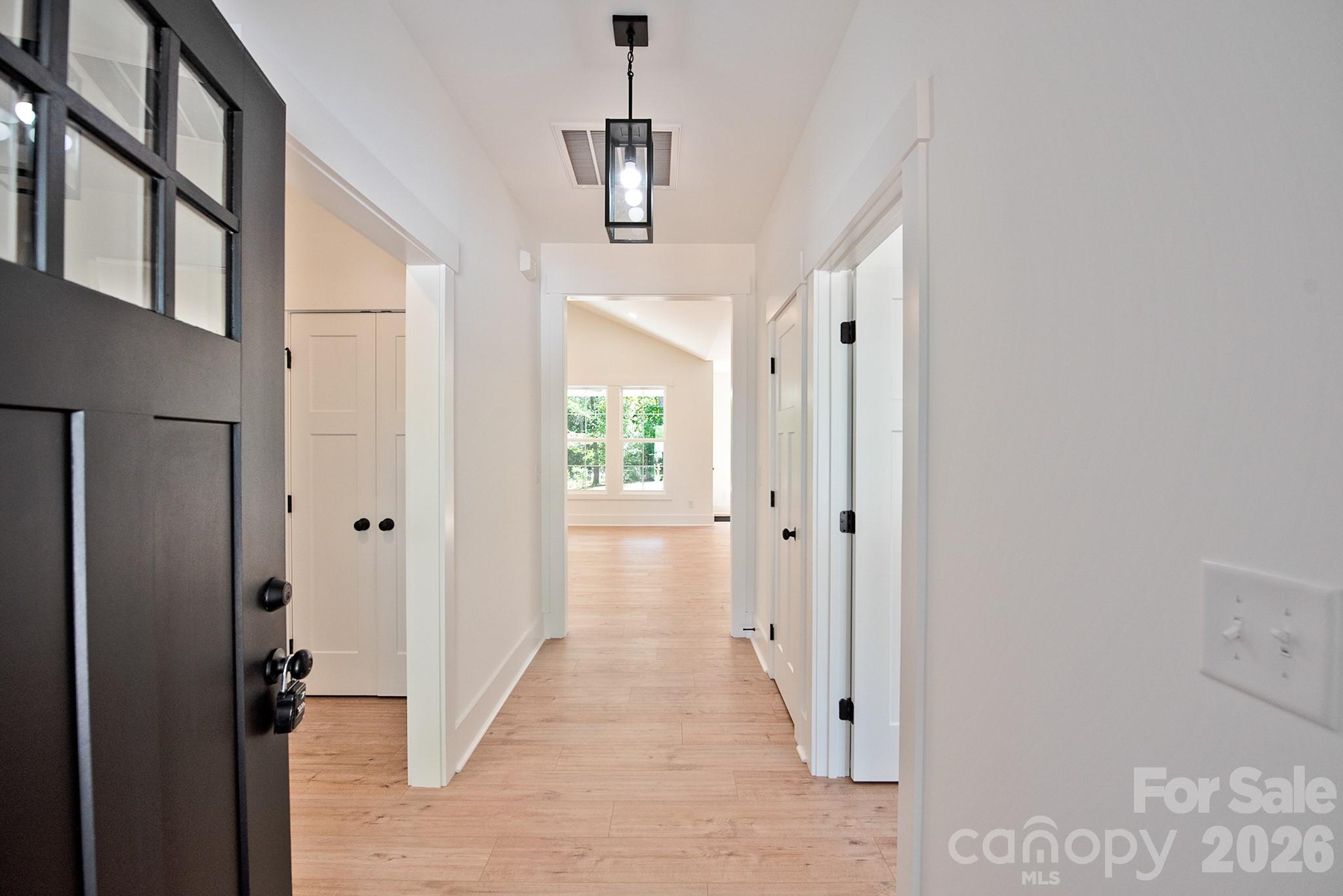 581 Goldmoor Drive NE