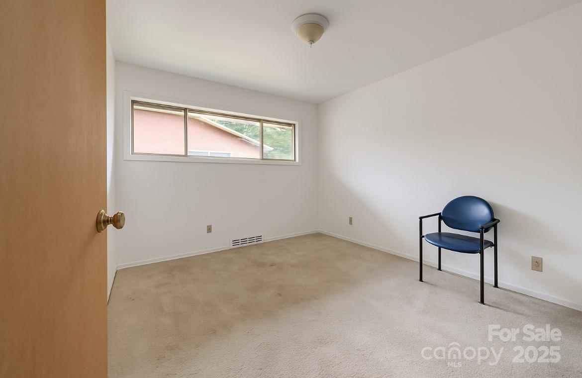 4801 The Plaza