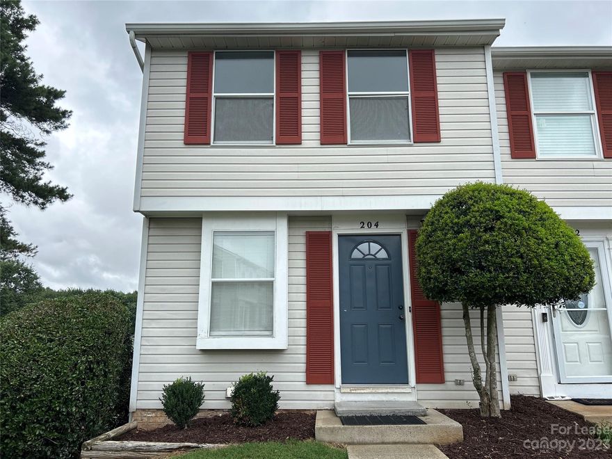 End unit, tri-level townhouse. Recently renovated with granite counters, new cabinets & appliances.  Enclosed patio area. Access to local lake, park, and community center. Concerts, classes and other city sponsored events in the area. This Oasis offers a spectacular outdoor lifestyle! Please note cats are not allowed; dogs 25lbs and under are considered.

There is pool access and 2 assigned parking spaces included!

Pet fee is $300 per pet that does not exceed 25 lbs. Please note, renters insurance is required.