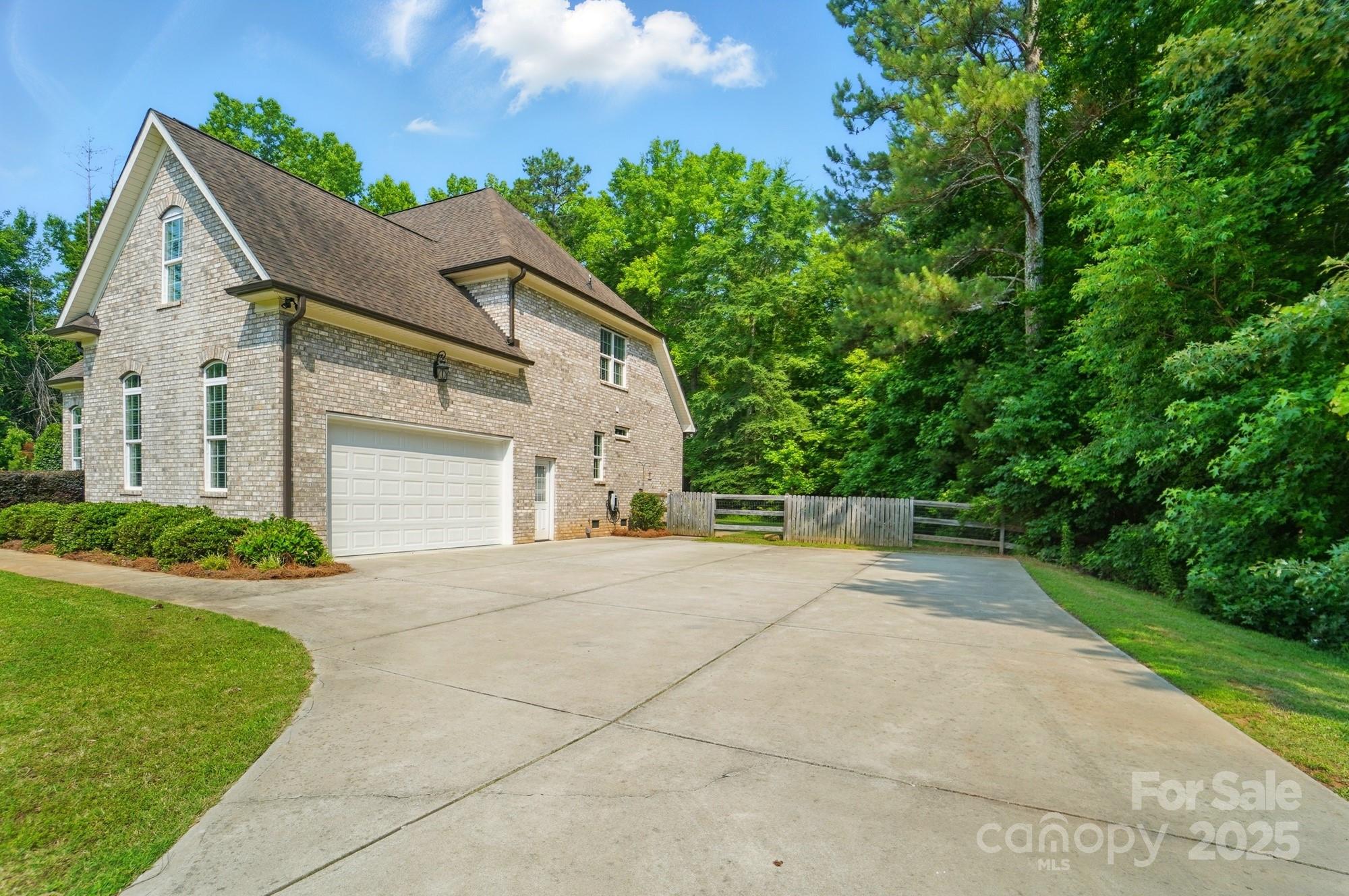 7006 Nesbit Road