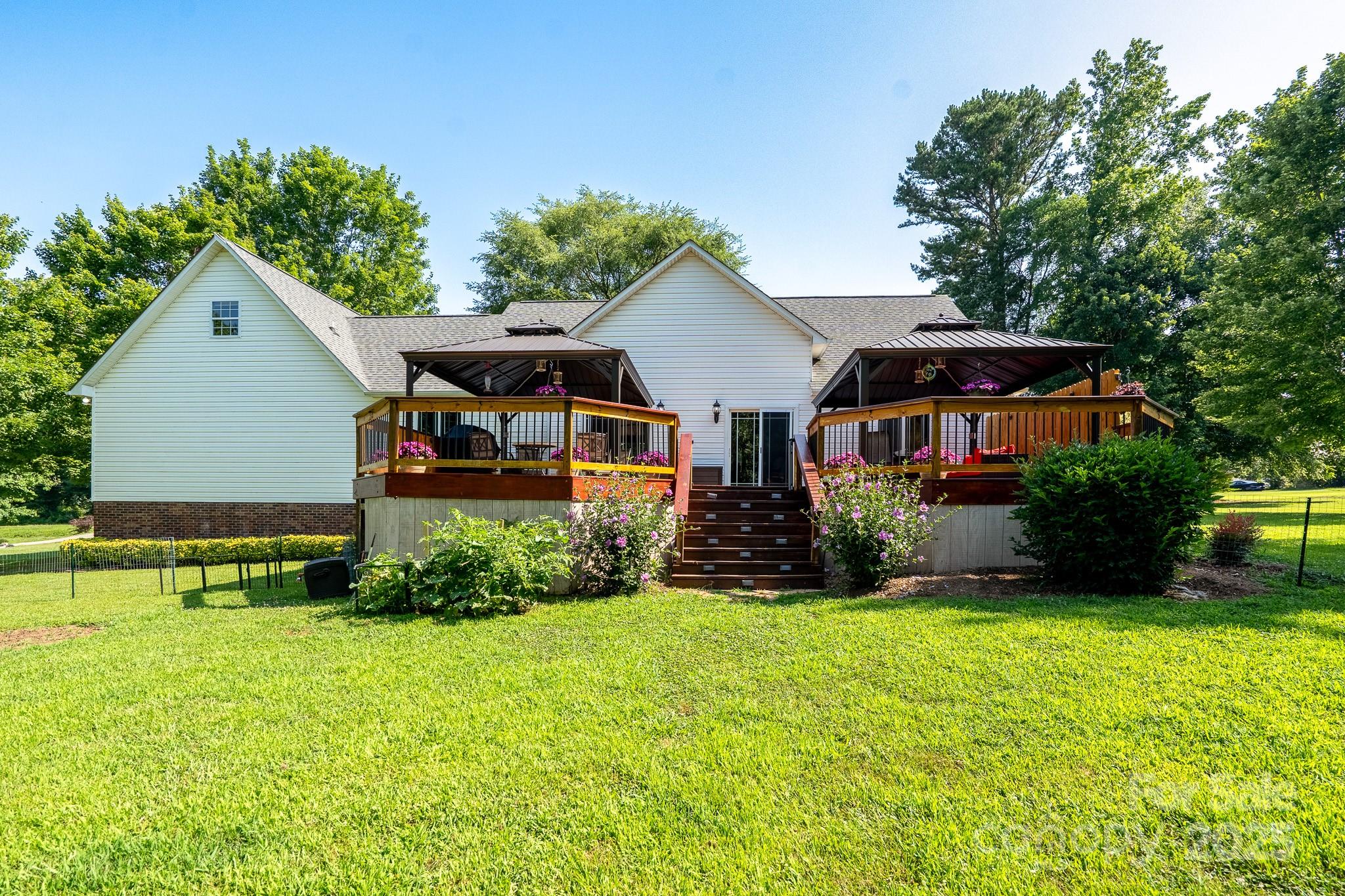 135 Primrose Drive