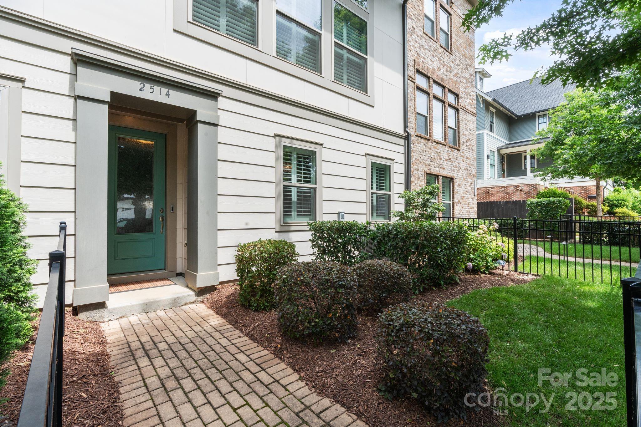 2514 Marshall Place