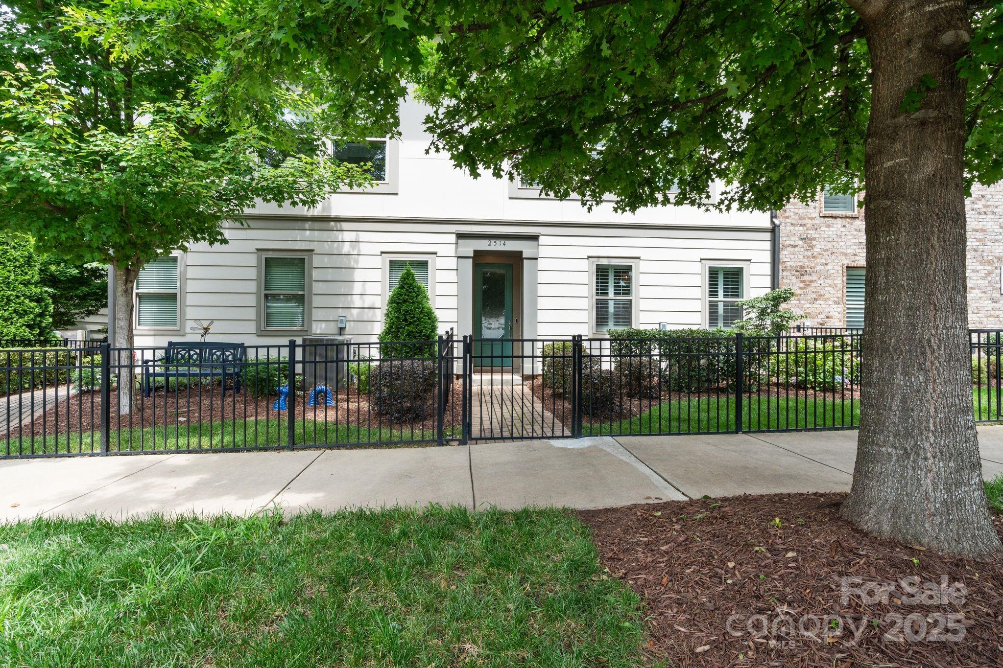 2514 Marshall Place