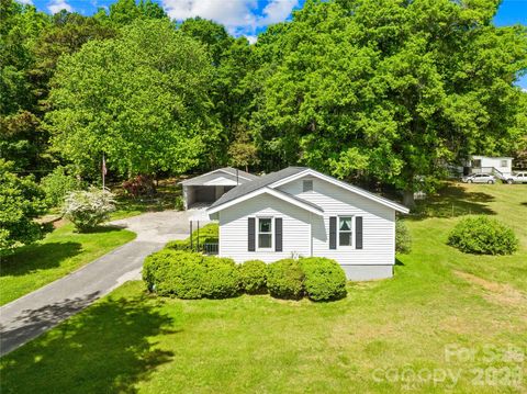 Photo of 213 Ledford Drive, Gastonia, NC 28056 (MLS # 4368489)