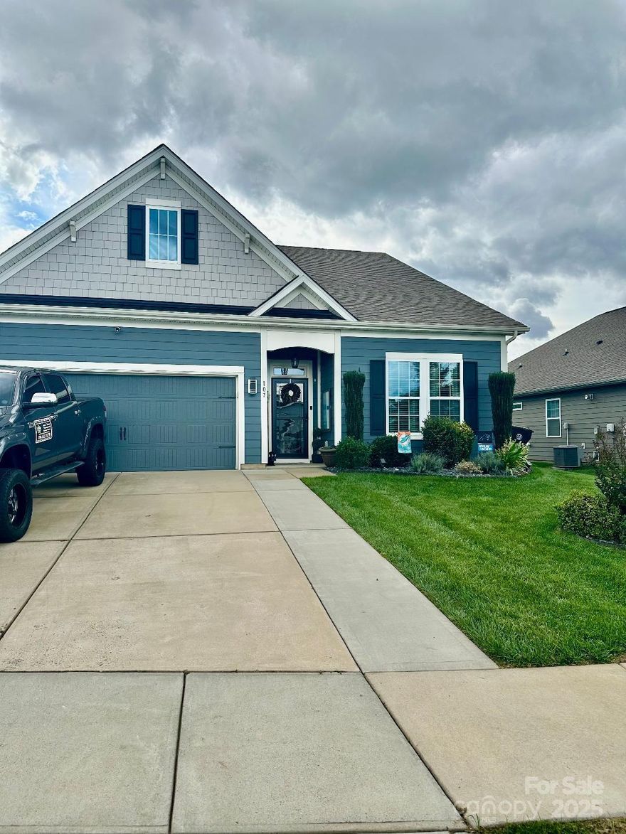 LOCATION!! Just off Bluefield in Lakewalk Community. Ranch style home with upstairs loft and bedroom and bathroom. Beautiful home new paint and Electrical and Plumbing fixtures throughout. Private fenced in backyard with full grown evergreens. One of the biggest corners lots in community. New oversized ceiling fans in master / loft and living room. Kitchen with stainless steel appliances with Large Island. Community amenities include pickleball, outdoor pool, dog park, lake access, walking trains, picnic shelter. LAWN MAINTENANCE IS INCLUDED