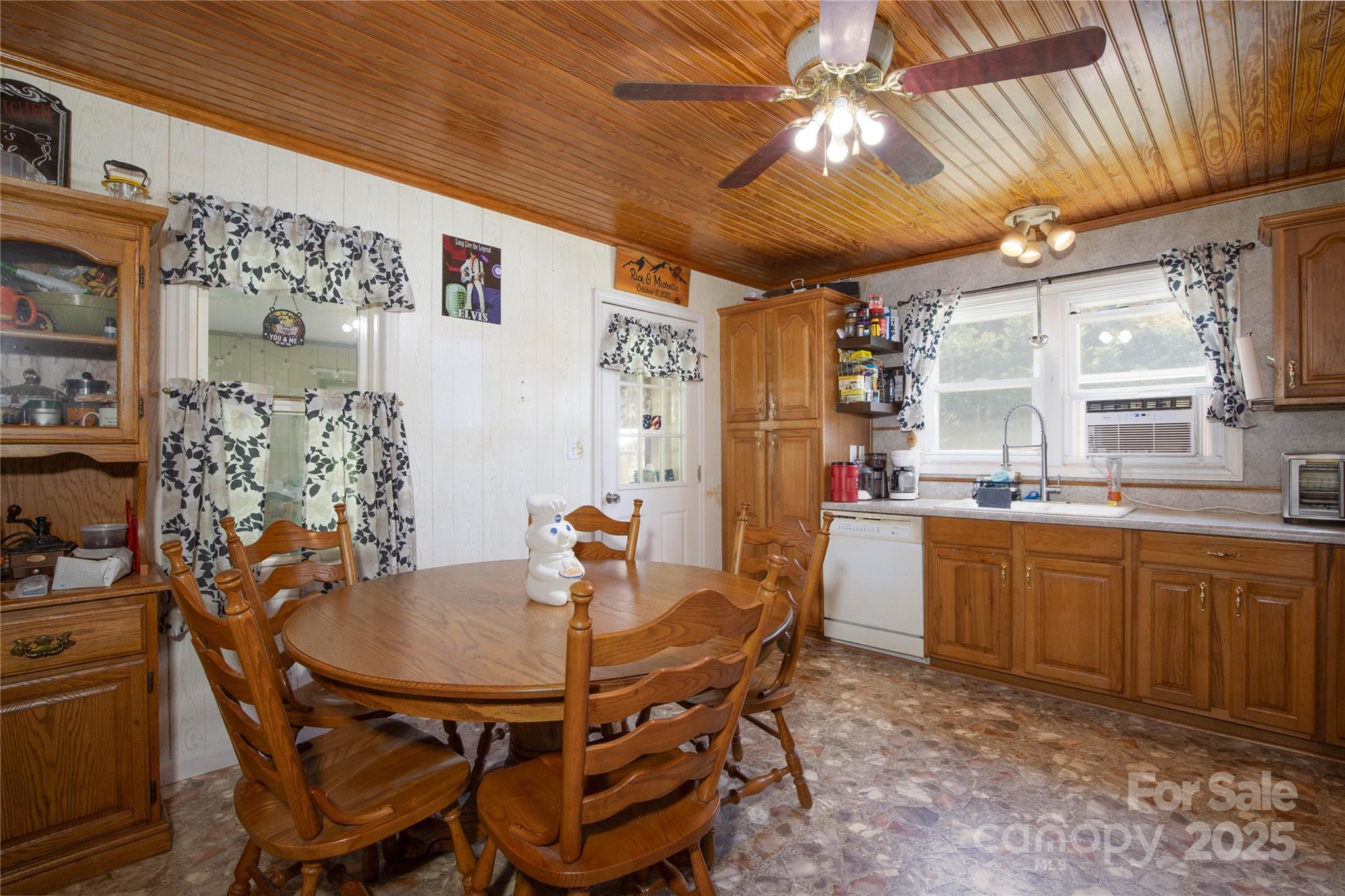 1424 Bear Creek Road