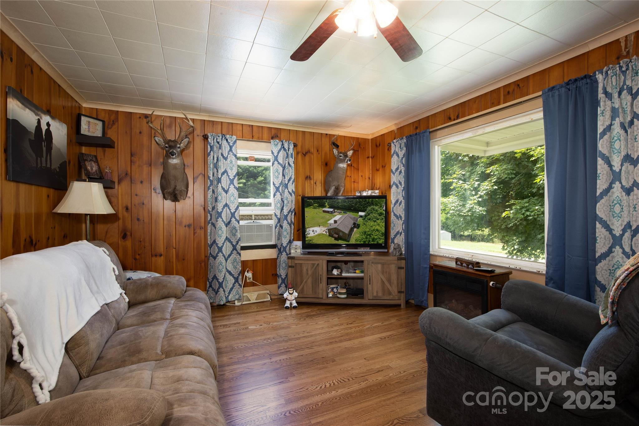 1424 Bear Creek Road