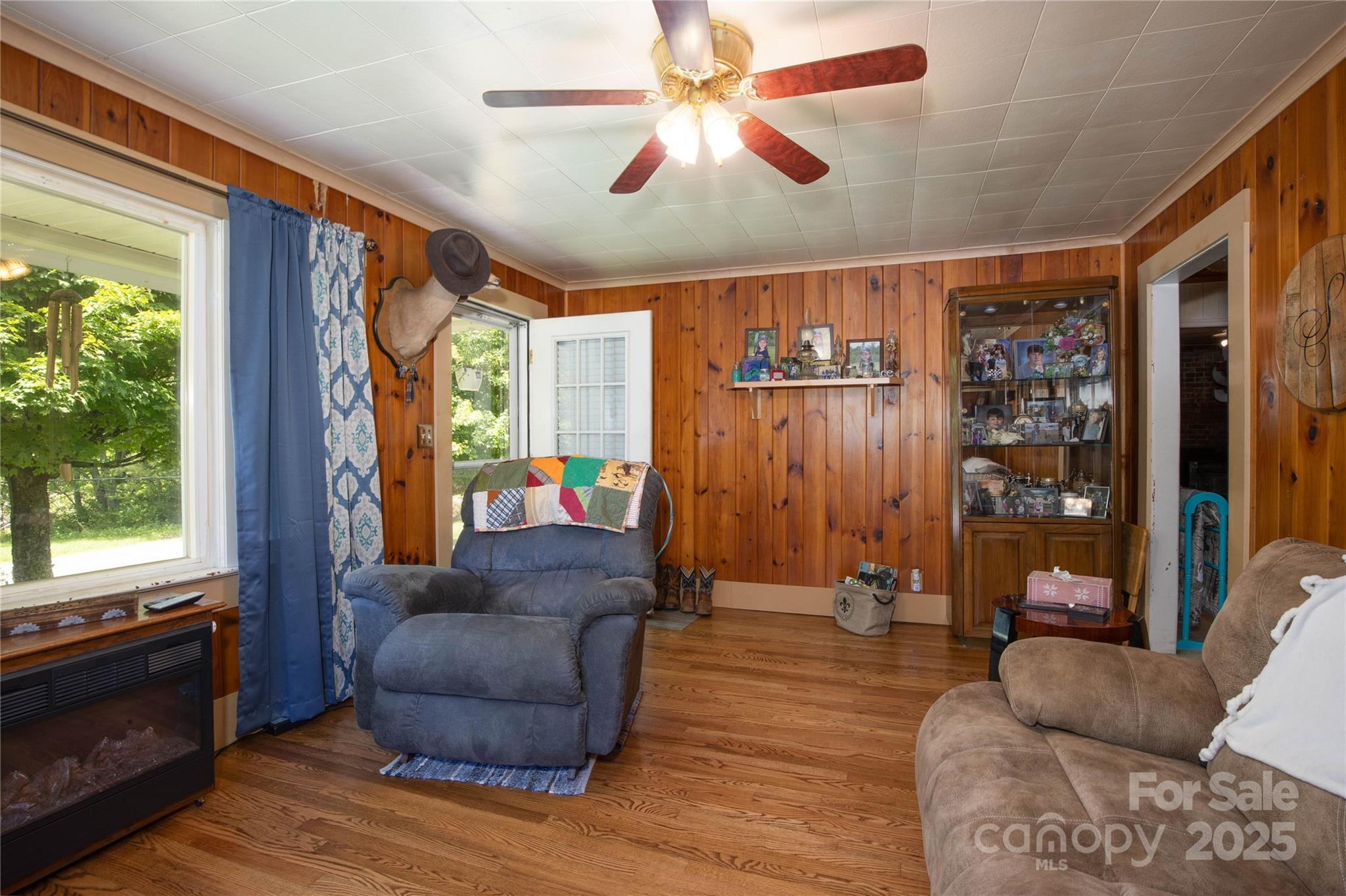 1424 Bear Creek Road