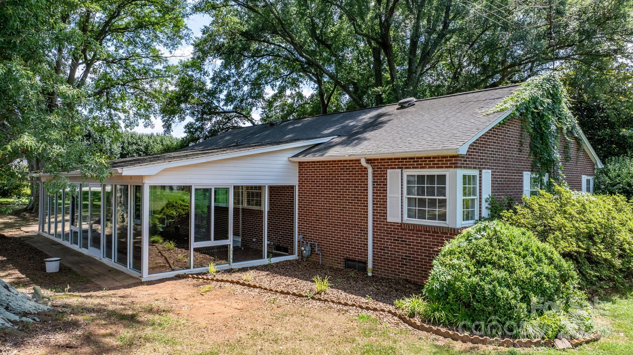4002 Hickory Boulevard