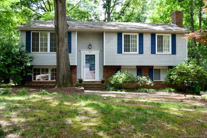 AWESOME SPACE IN THIS 4 BEDROOM SOUTHPARK AREA HOME. HARDWOODS ON MAIN FLOOR AND NEW FRENCH DOORS TO BACK DECK. SMOOTH CEILINGS - ALL POPCORN PREVIOUSLY SCRAPED AND PAINTED! SPACIOUS MASTER SUITE WITH ADJOINING BATH. LARGE BEDROOM AND FULL BATH ON LOWER LEVEL AS WELL AS A HUGE DEN/REC ROOM WITH FIREPLACE. UNBELIEVABLE STORAGE SPACE ON LOWER LEVEL/LAUNDRY ROOM. SPACIOUS DECK OVERLOOKS LARGE, LUSH YARD. IDEAL LOCATION CLOSE TO SOUTHPARK, UPTOWN AND COTSWOLD. GREAT OPPORTUNITY!