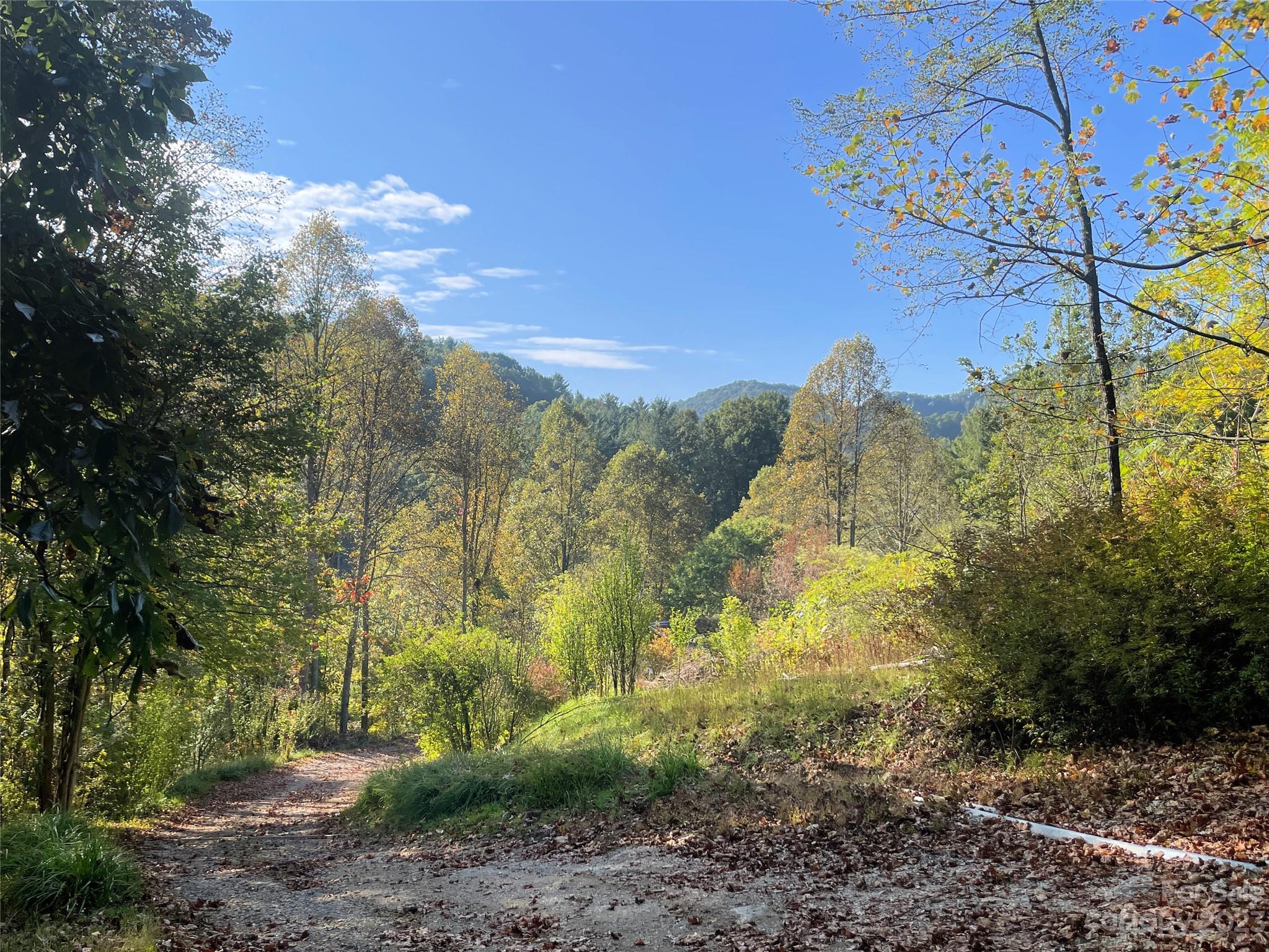 Moonshine Mountain - Land