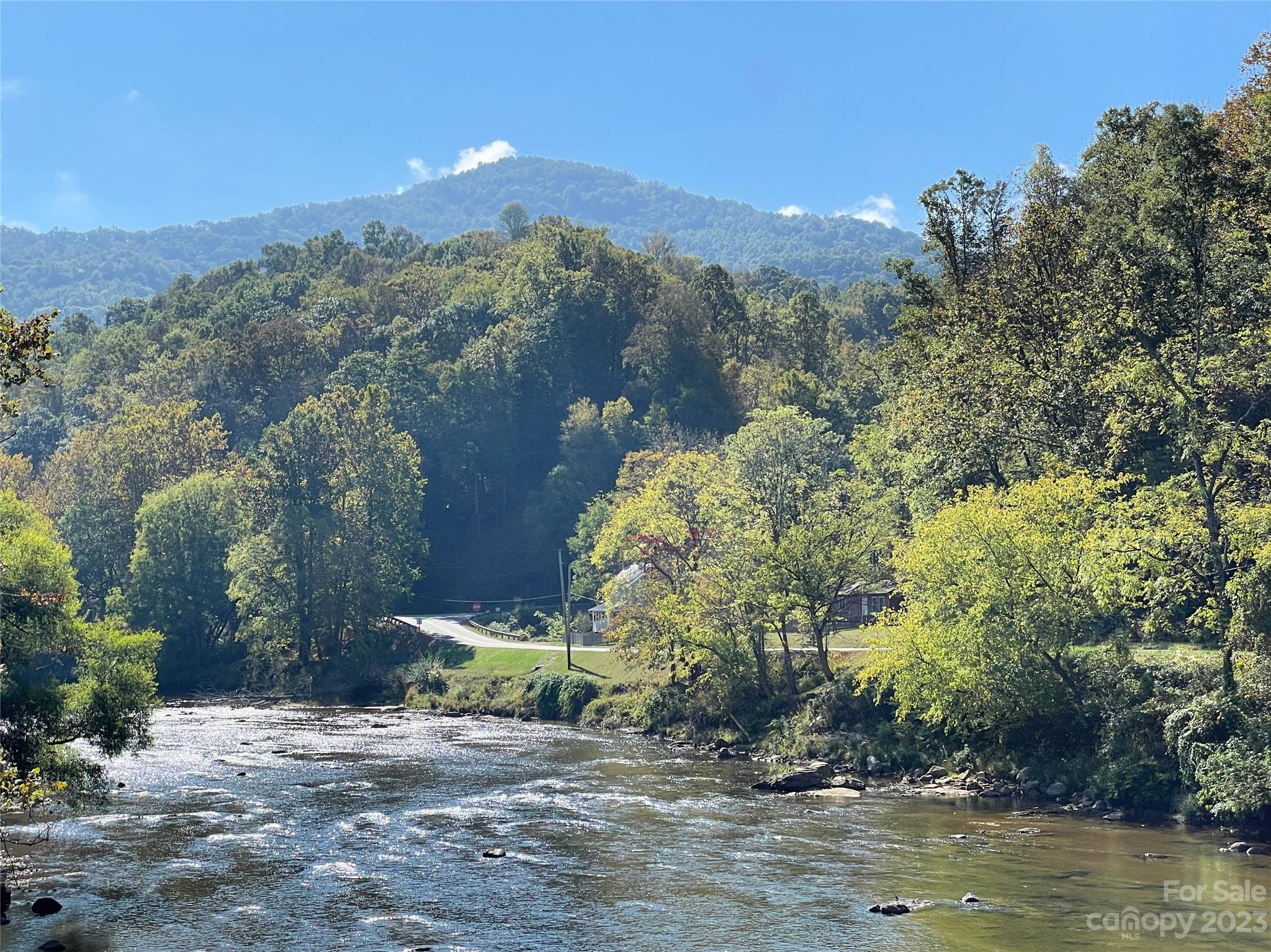 Moonshine Mountain - Land