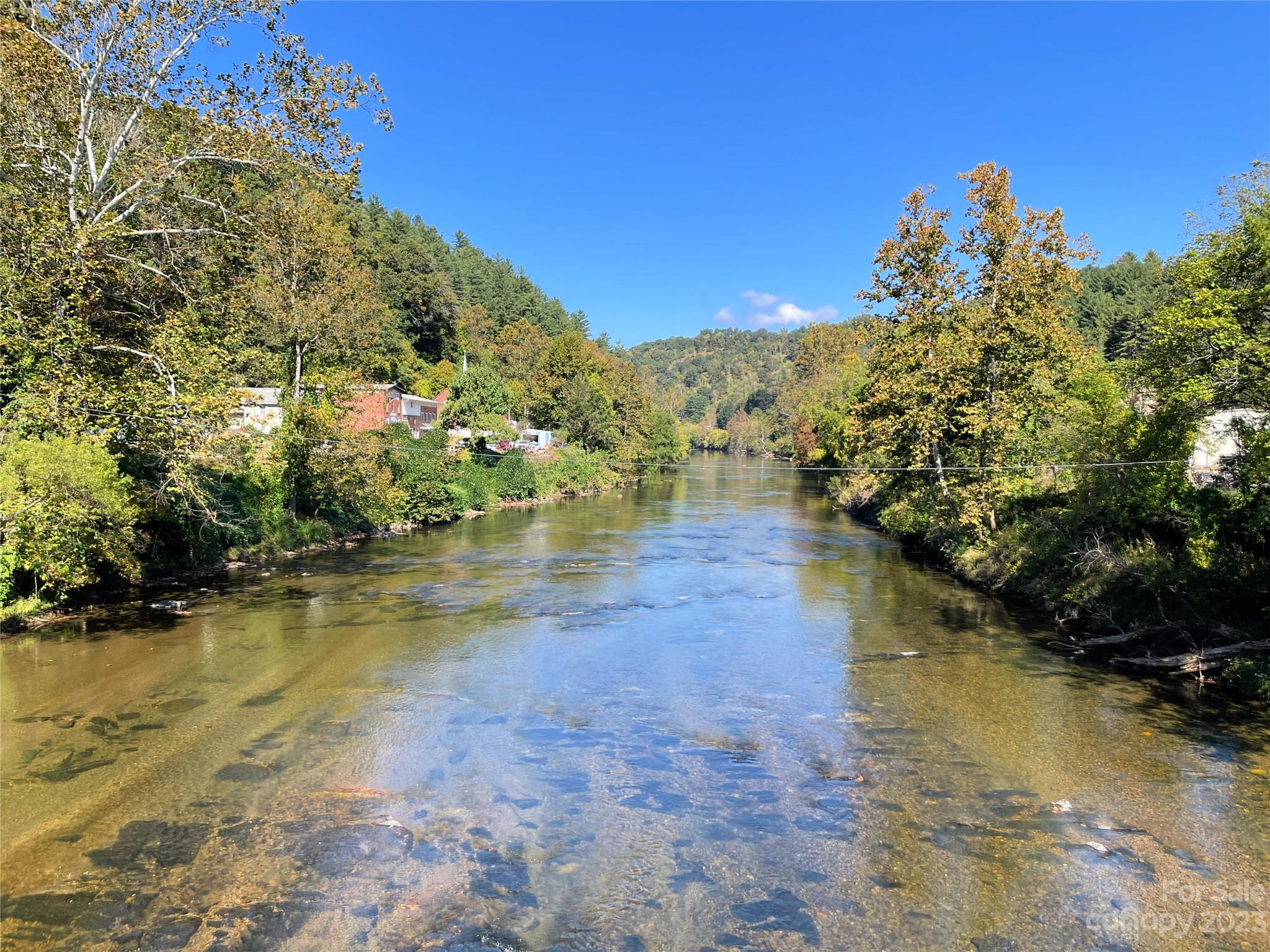 Moonshine Mountain - Land
