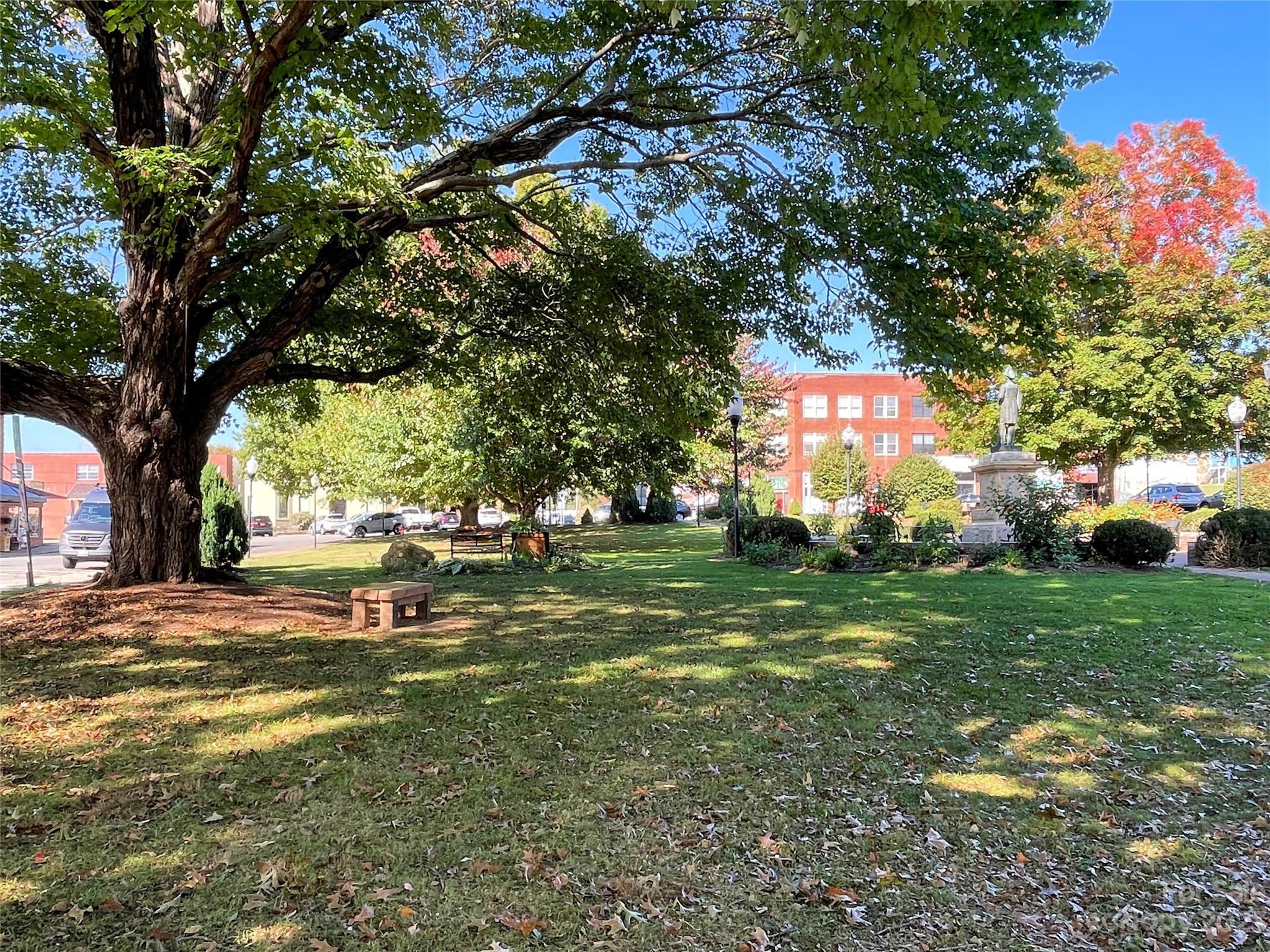 Moonshine Mountain - Land