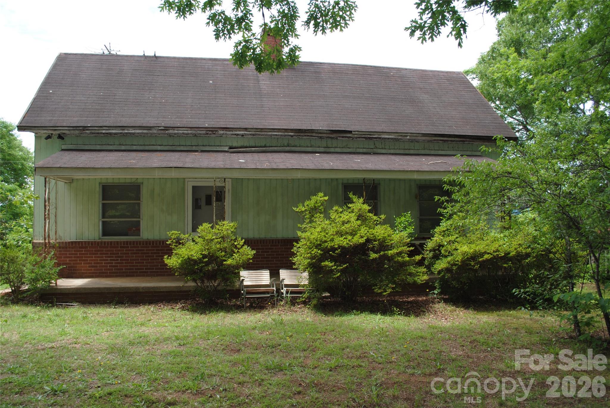 153 & 135 Caroleen Street