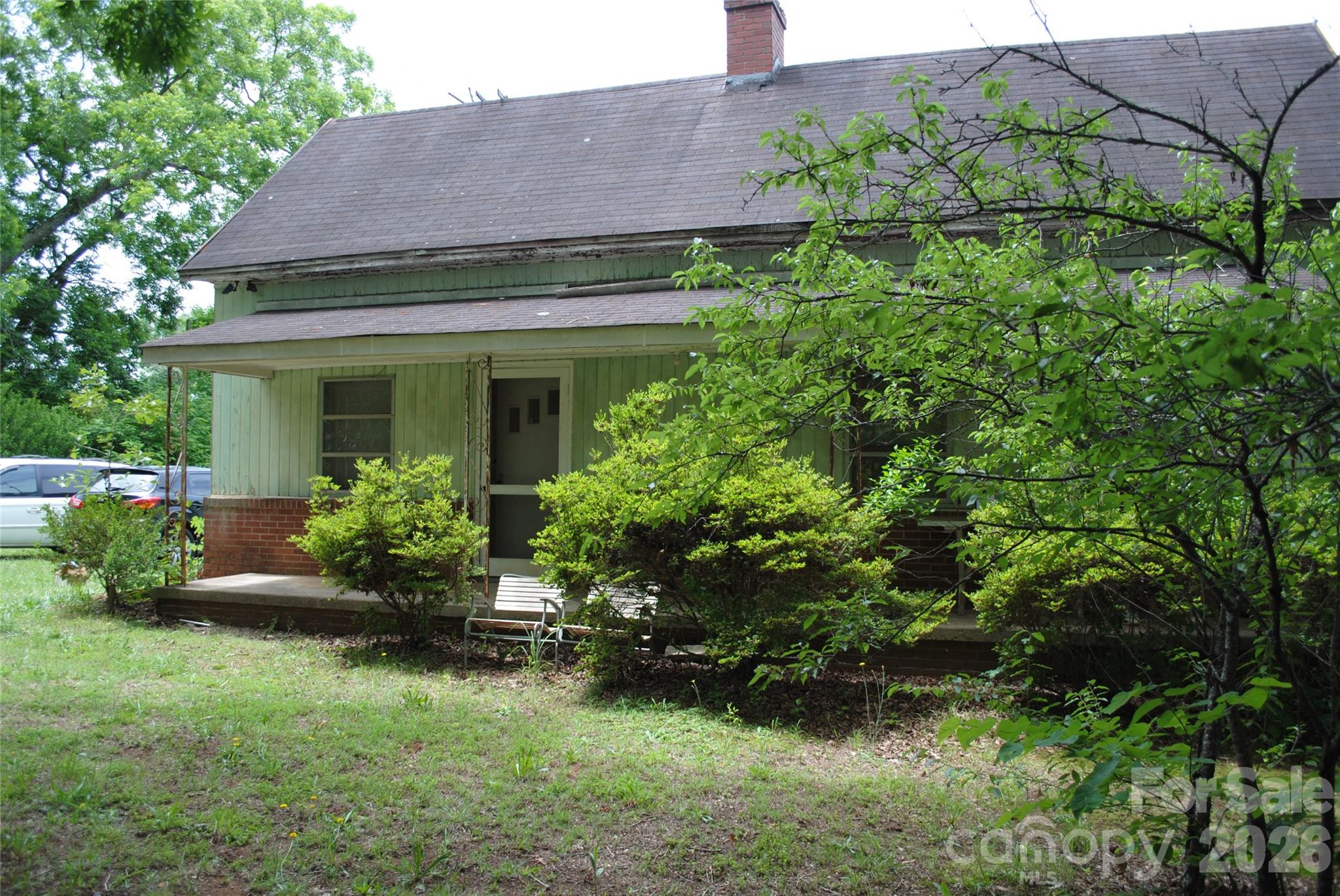 153 & 135 Caroleen Street