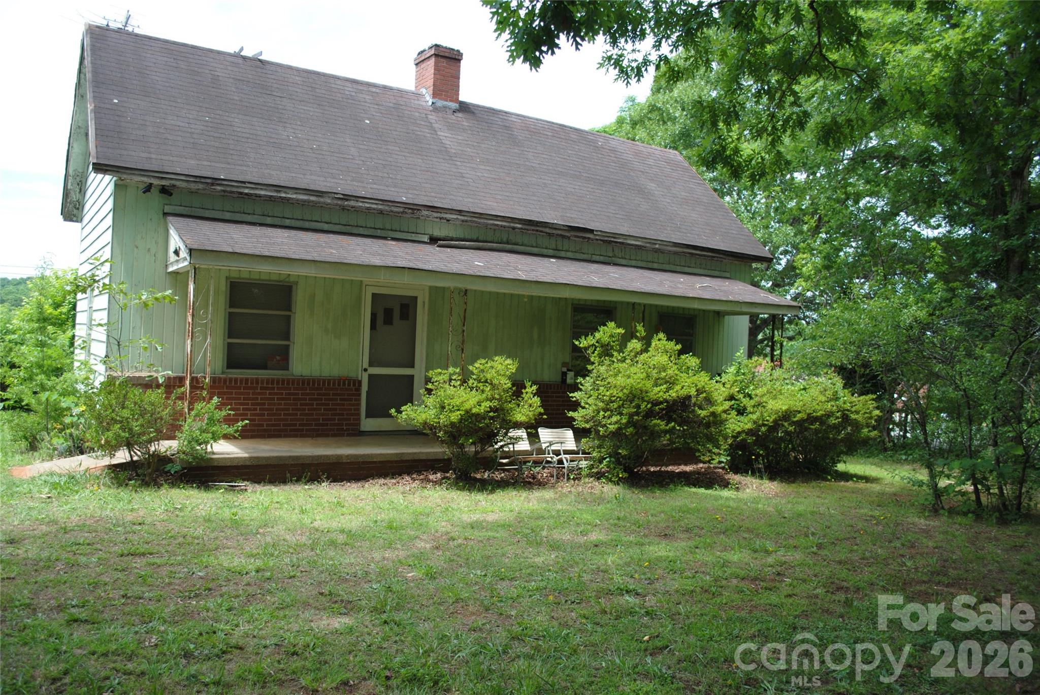 153 & 135 Caroleen Street