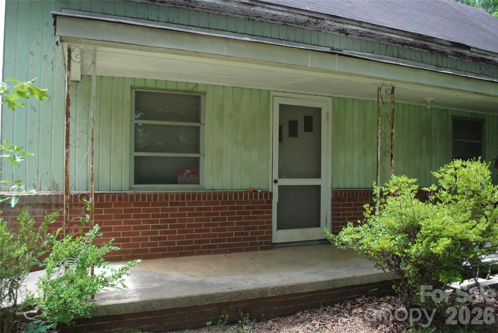 153 & 135 Caroleen Street