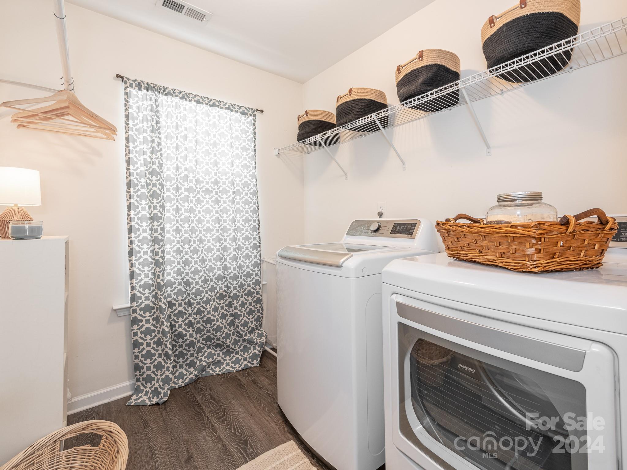 English Trails - Residential