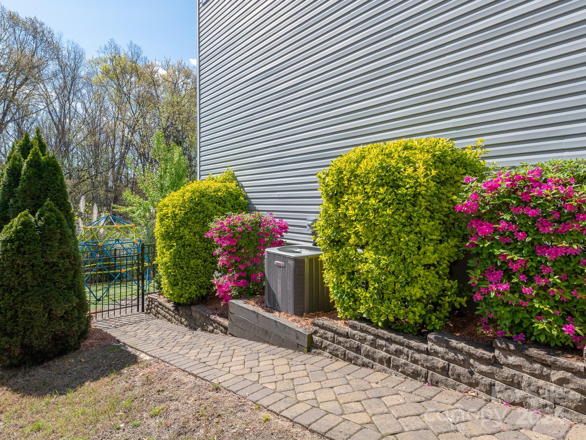 English Trails - Residential