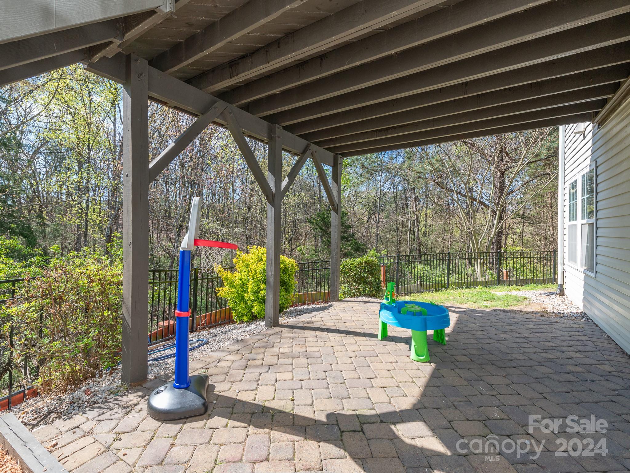 English Trails - Residential