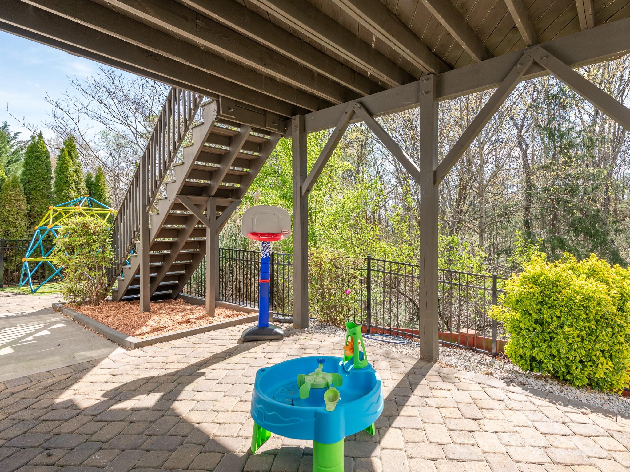 English Trails - Residential