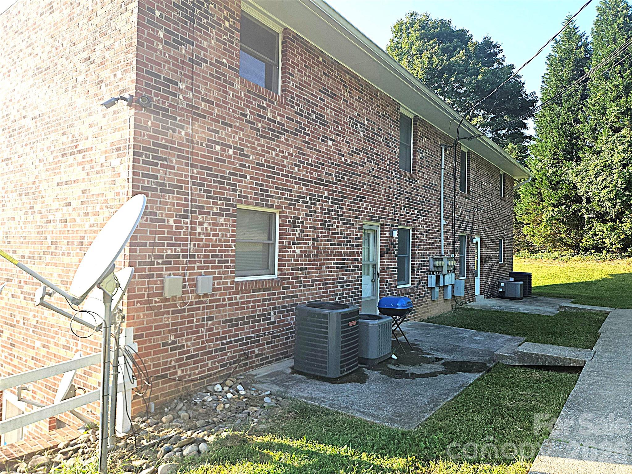 1906 Old Spartanburg Road