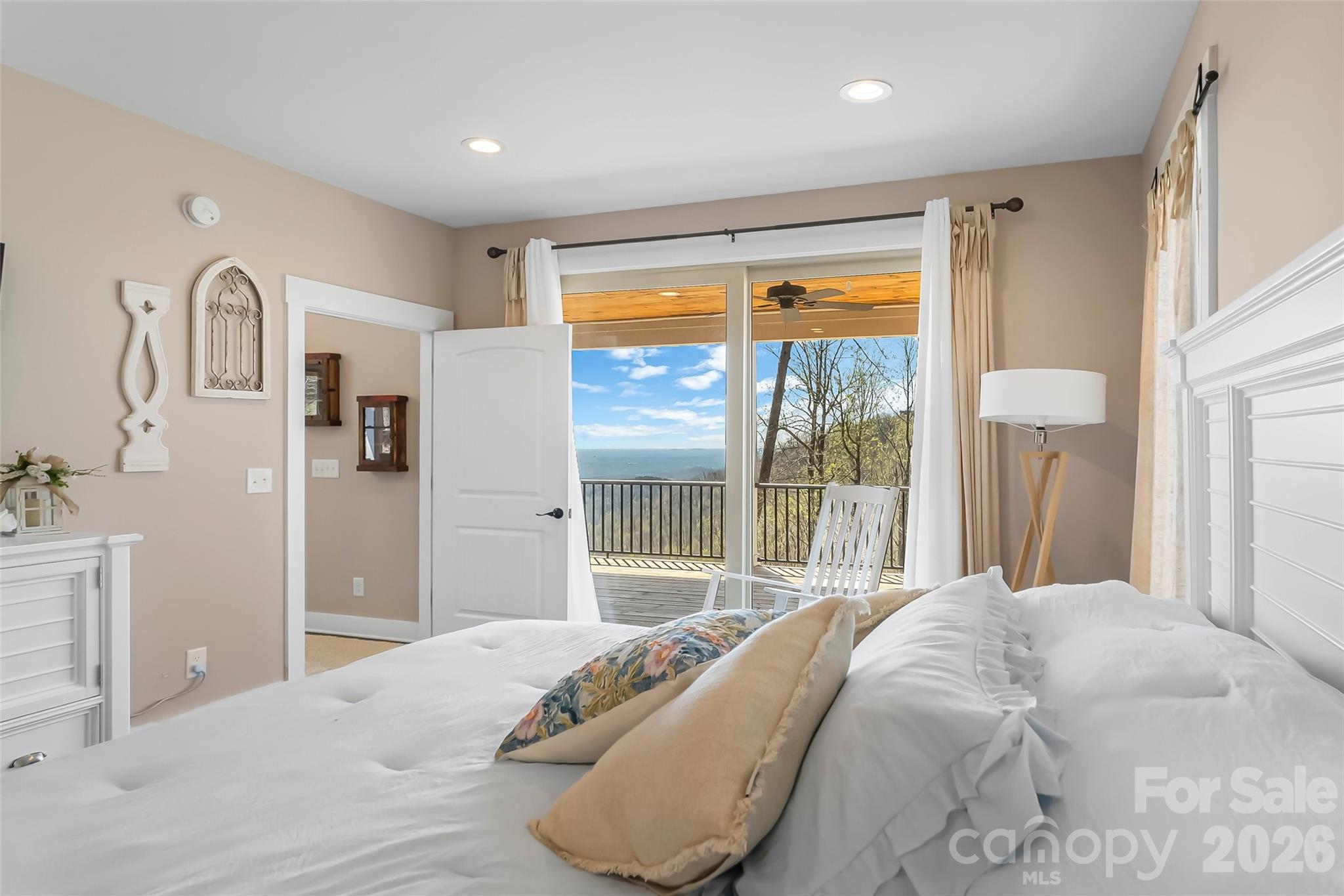 Pinnacle Mountain - Residential