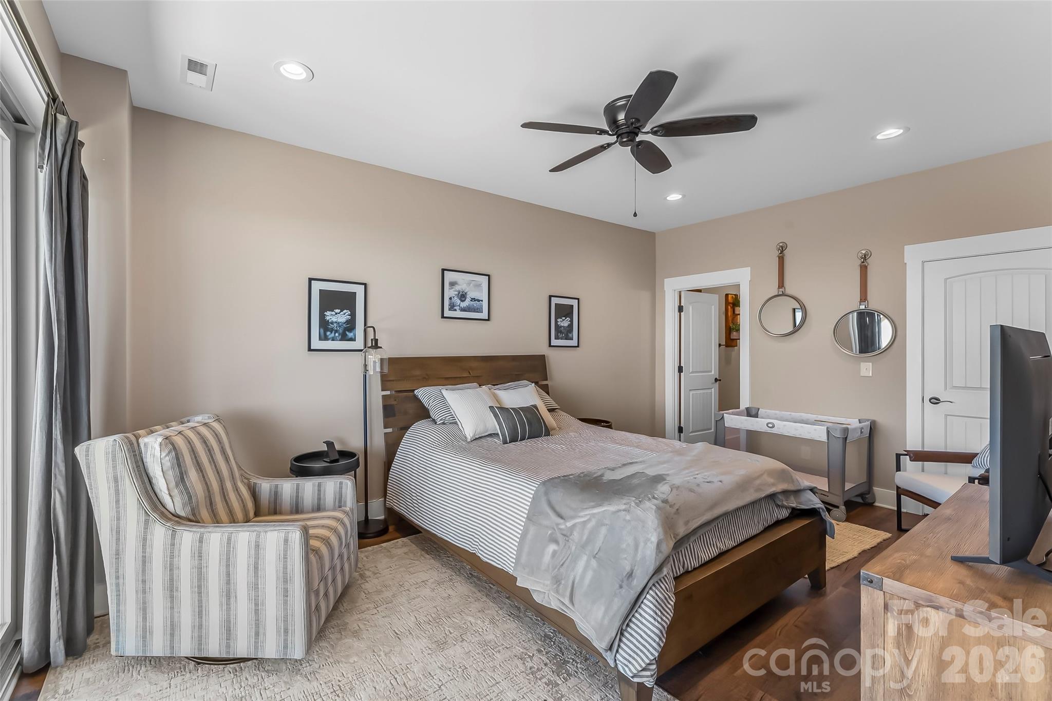 Pinnacle Mountain - Residential