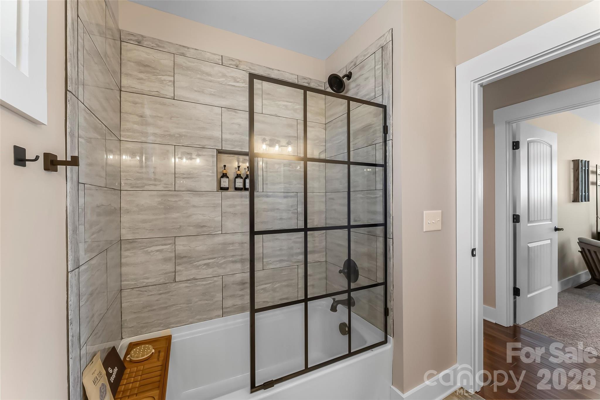 Pinnacle Mountain - Residential