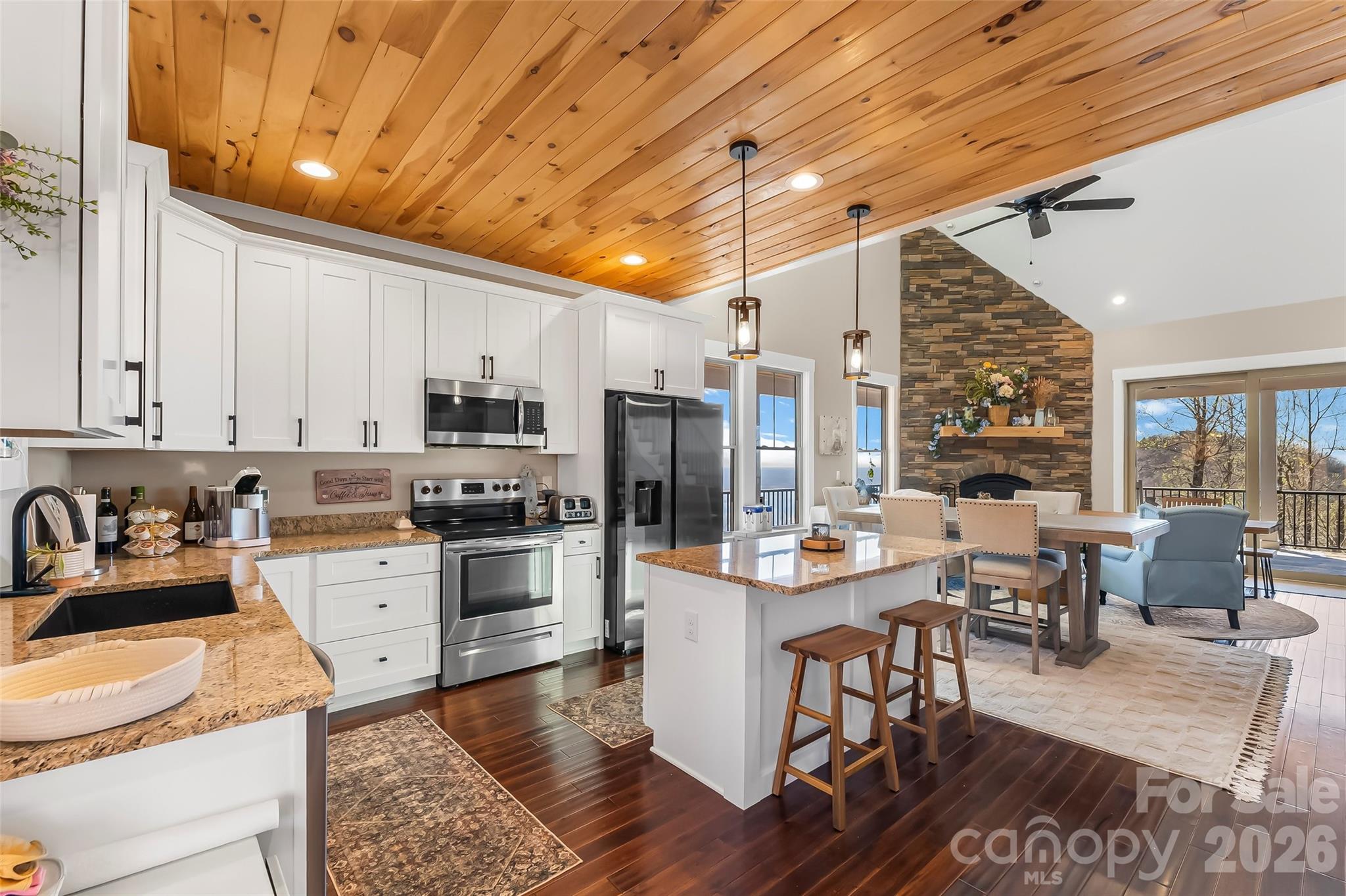 Pinnacle Mountain - Residential