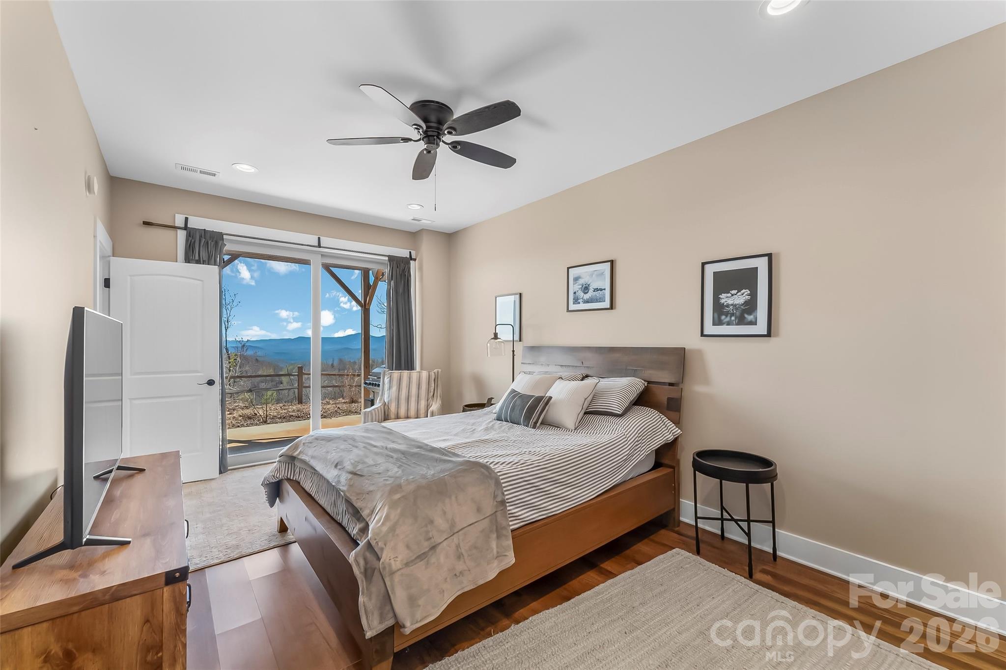 Pinnacle Mountain - Residential