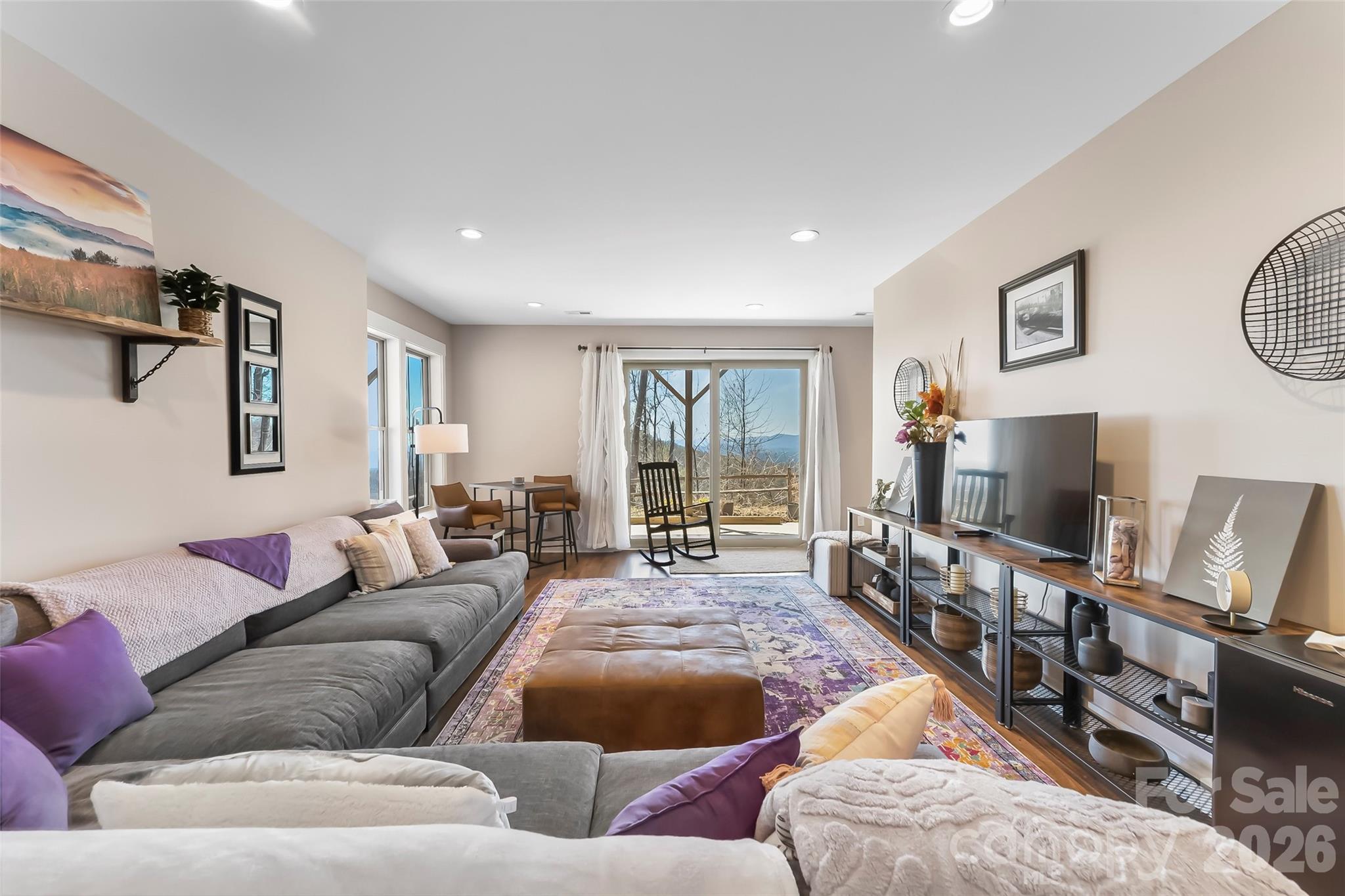 Pinnacle Mountain - Residential