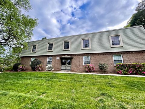 Photo of 2602 Park Road, Charlotte, NC 28209 (MLS # 4364104)
