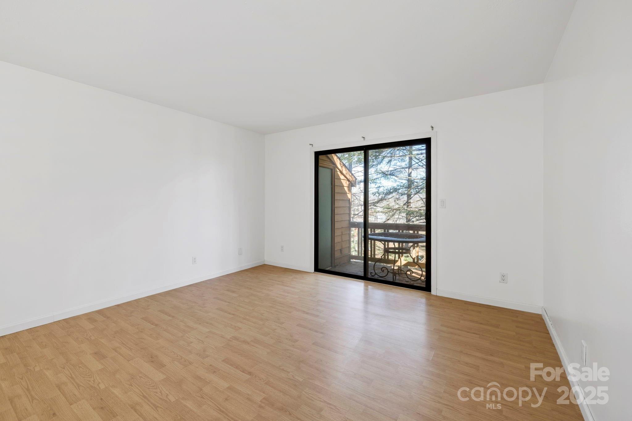 521 Courtwood Lane 7