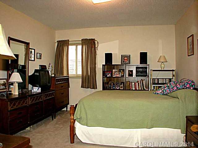 Candlewood Square - Residential