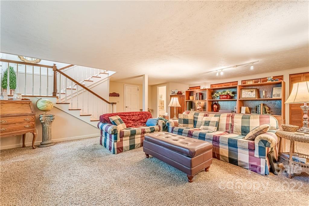 Crestwood - Residential