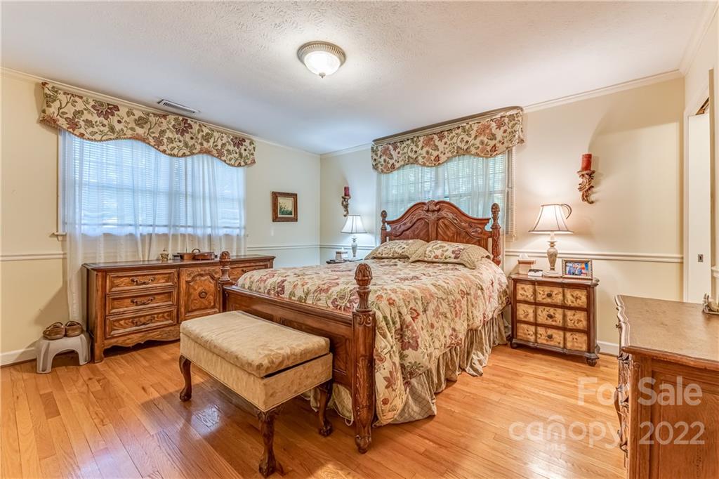 Crestwood - Residential