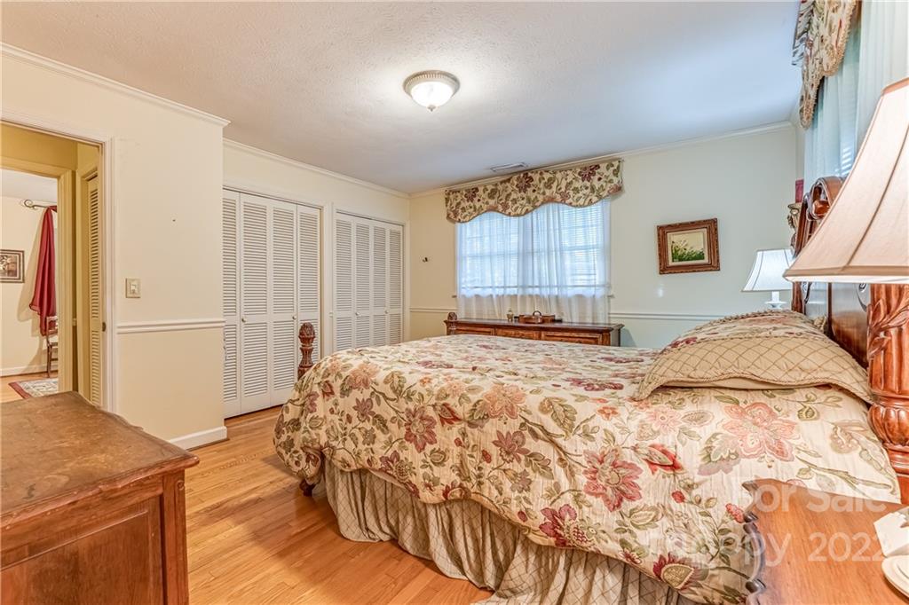 Crestwood - Residential