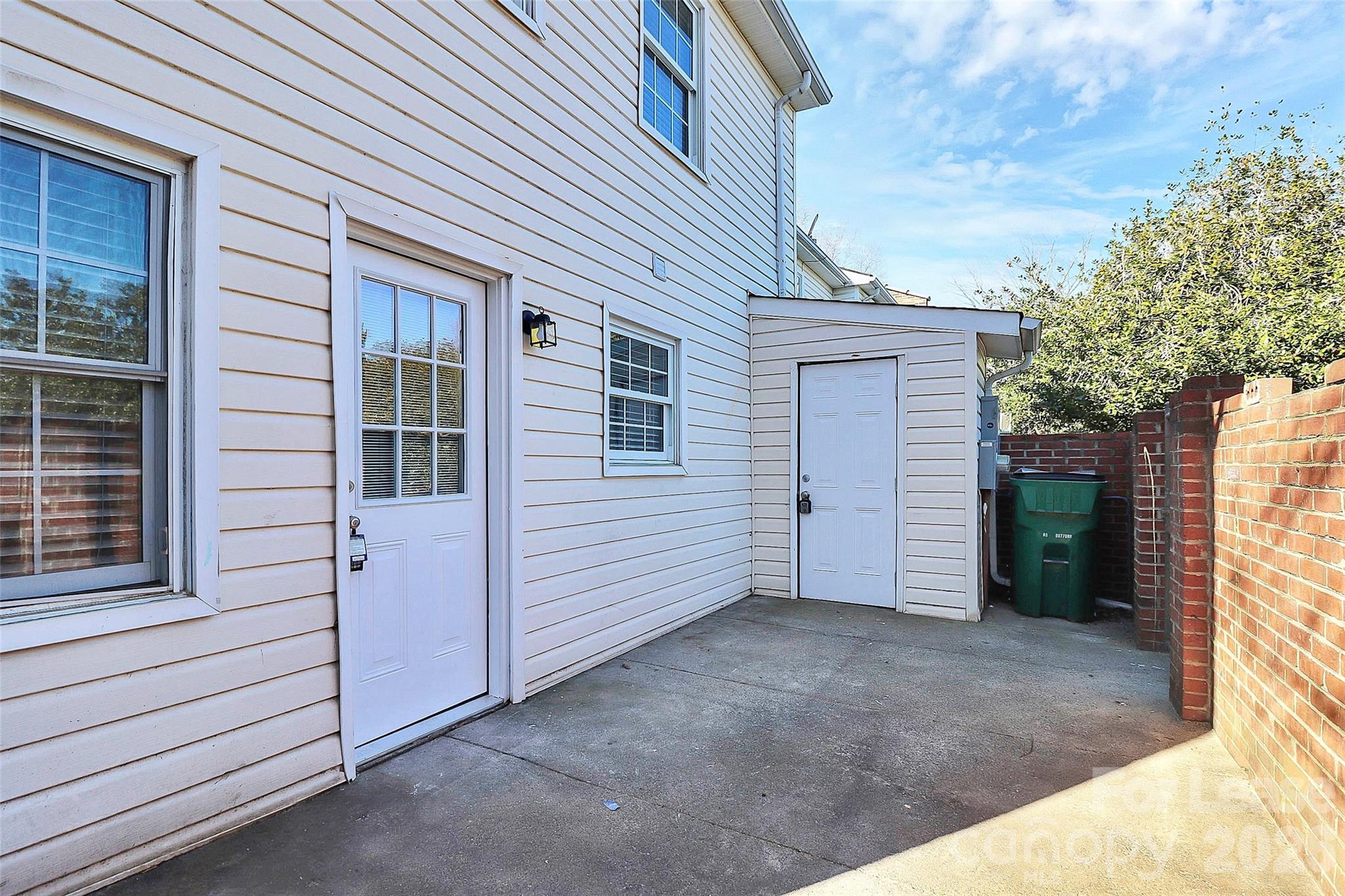 Lexington Commons - Residential Lease