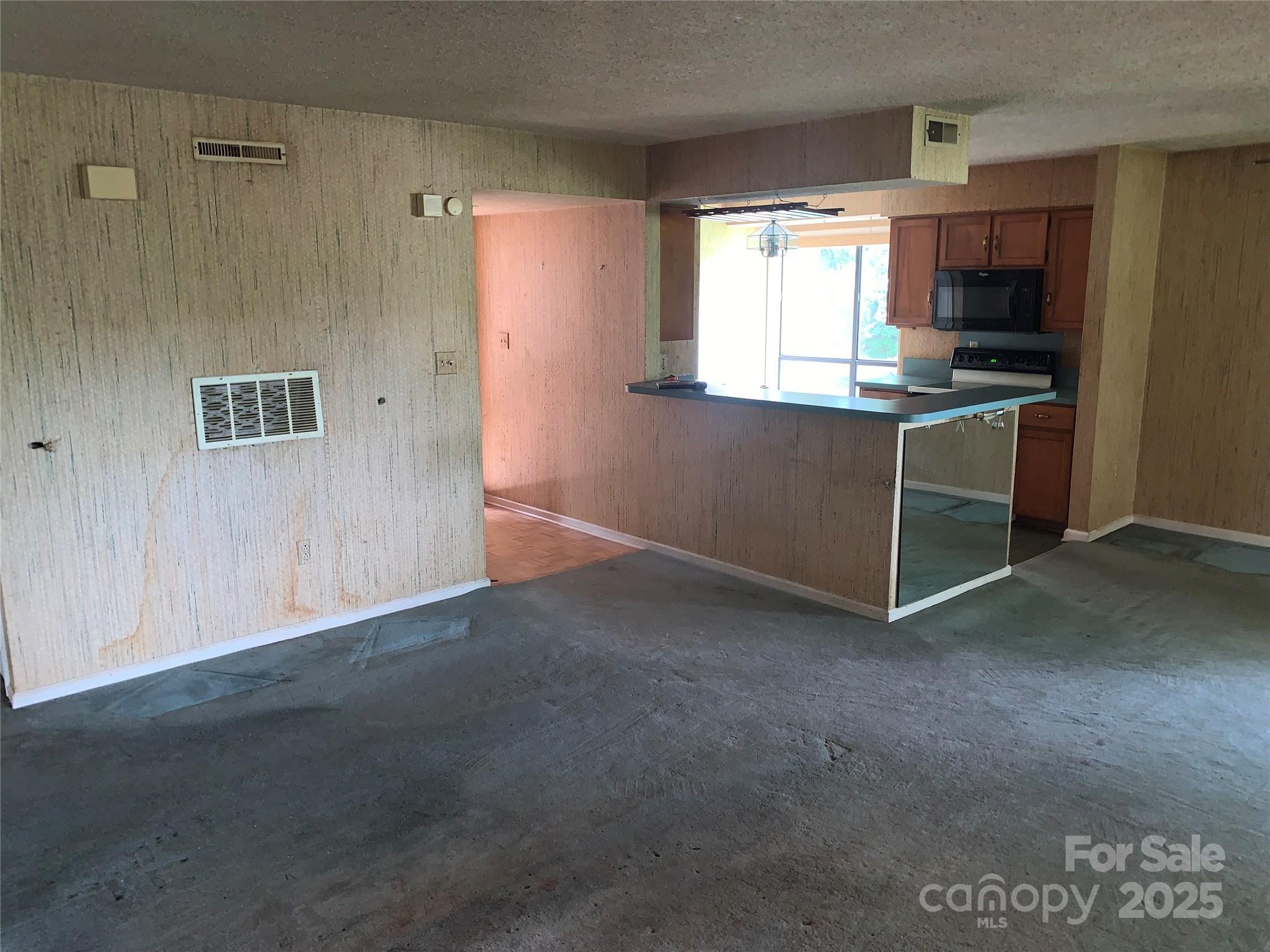 5727 Dockside Drive
