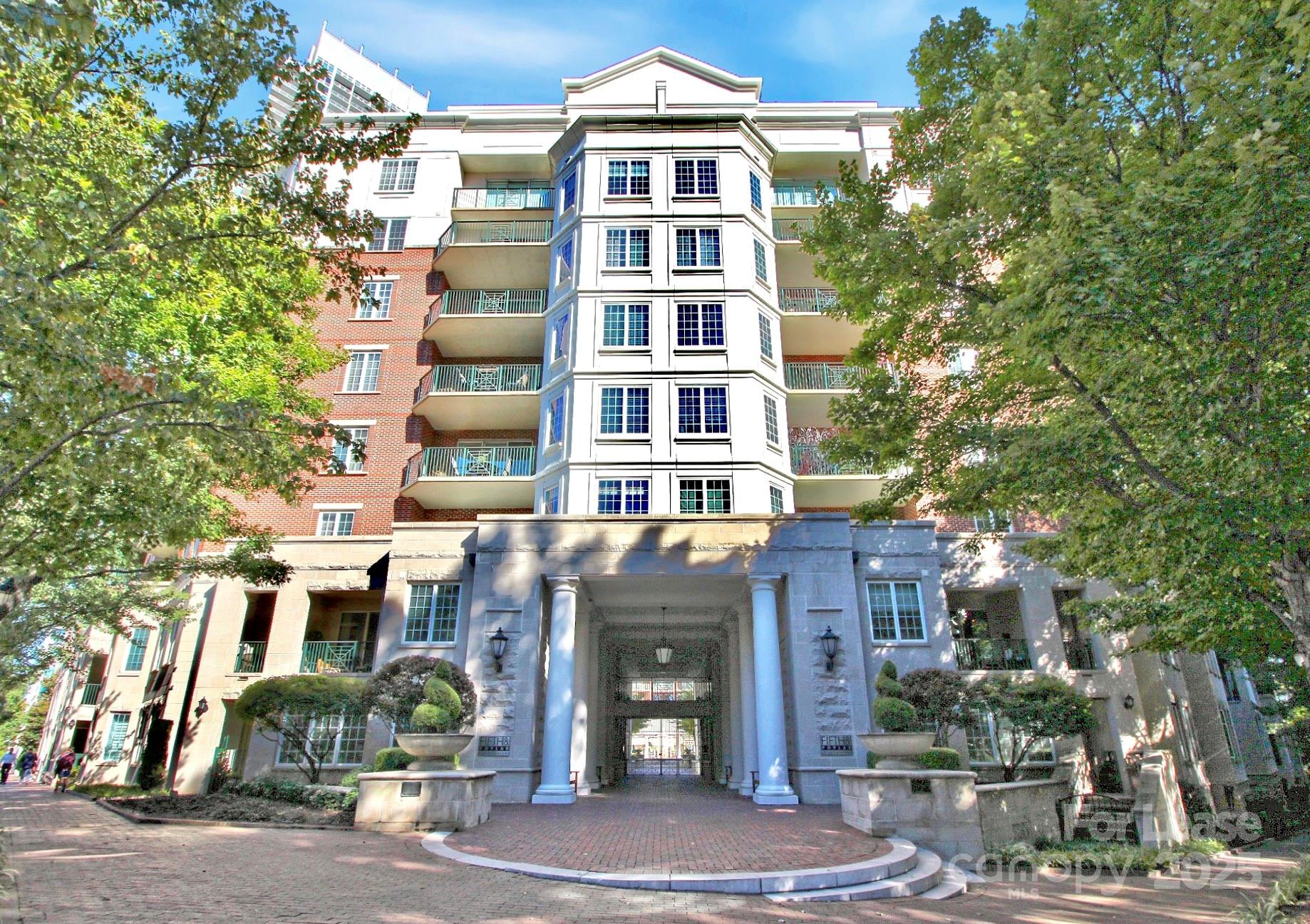 300 W 5th Street 315