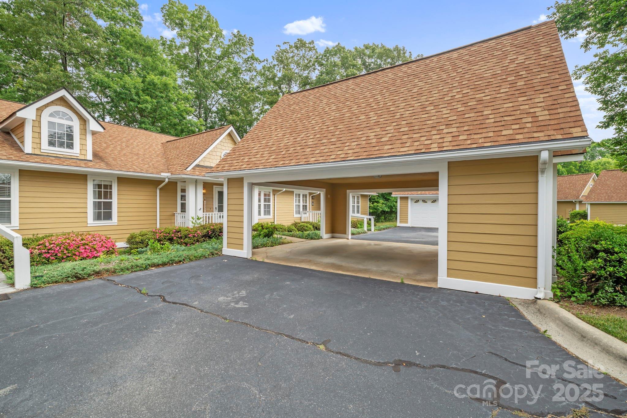 702 Woodlea Court
