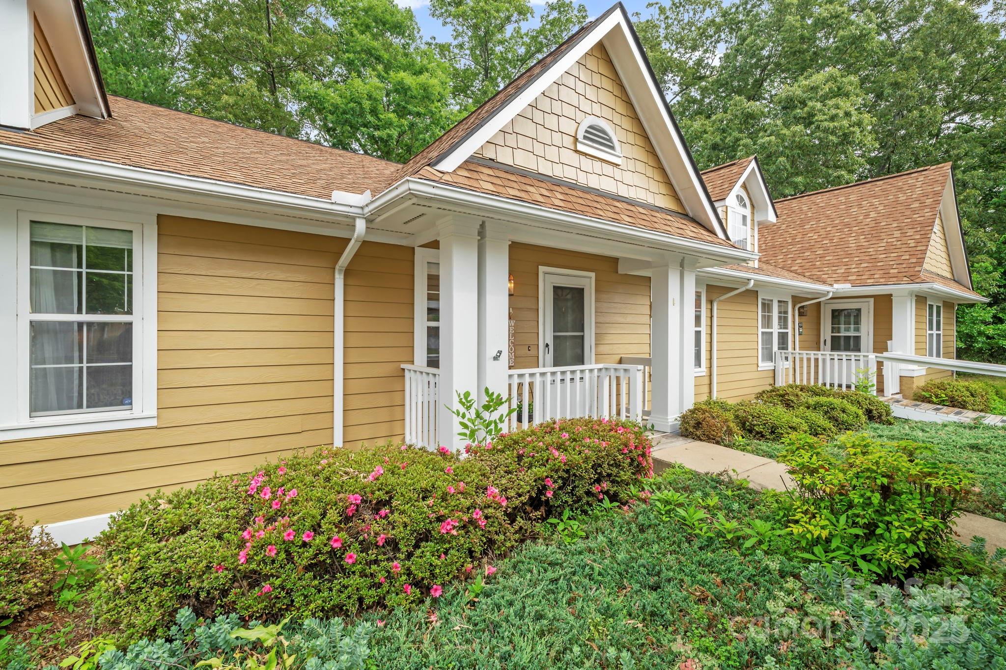 702 Woodlea Court