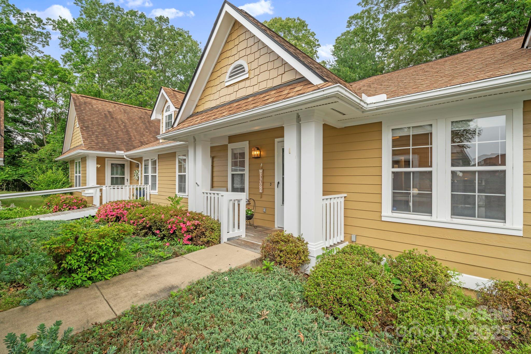 702 Woodlea Court